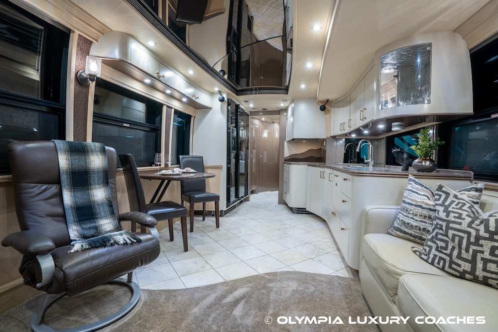 2006 Prevost Legendary XLII For Sale