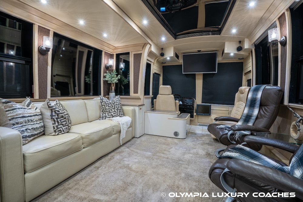 2006 Prevost Legendary XLII For Sale