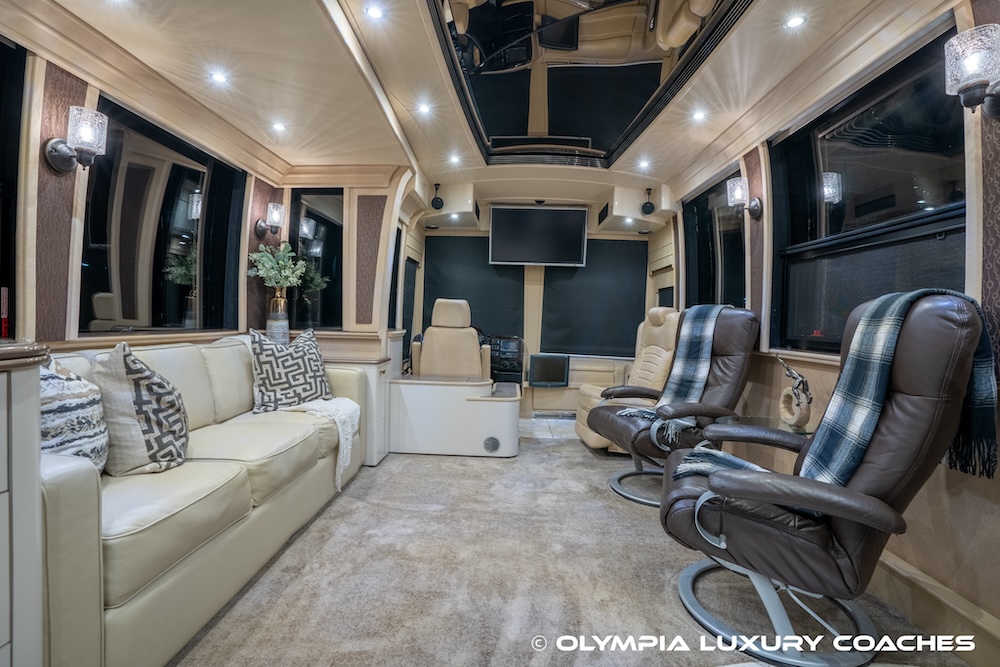 2006 Prevost Legendary XLII For Sale