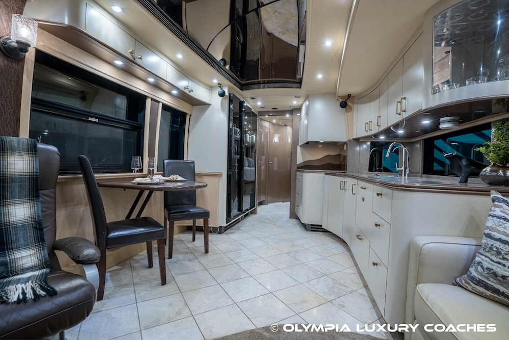 2006 Prevost Legendary XLII For Sale