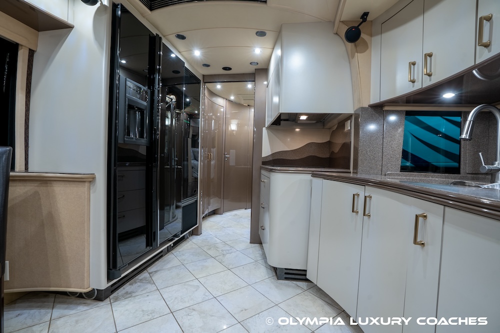 2006 Prevost Legendary XLII For Sale