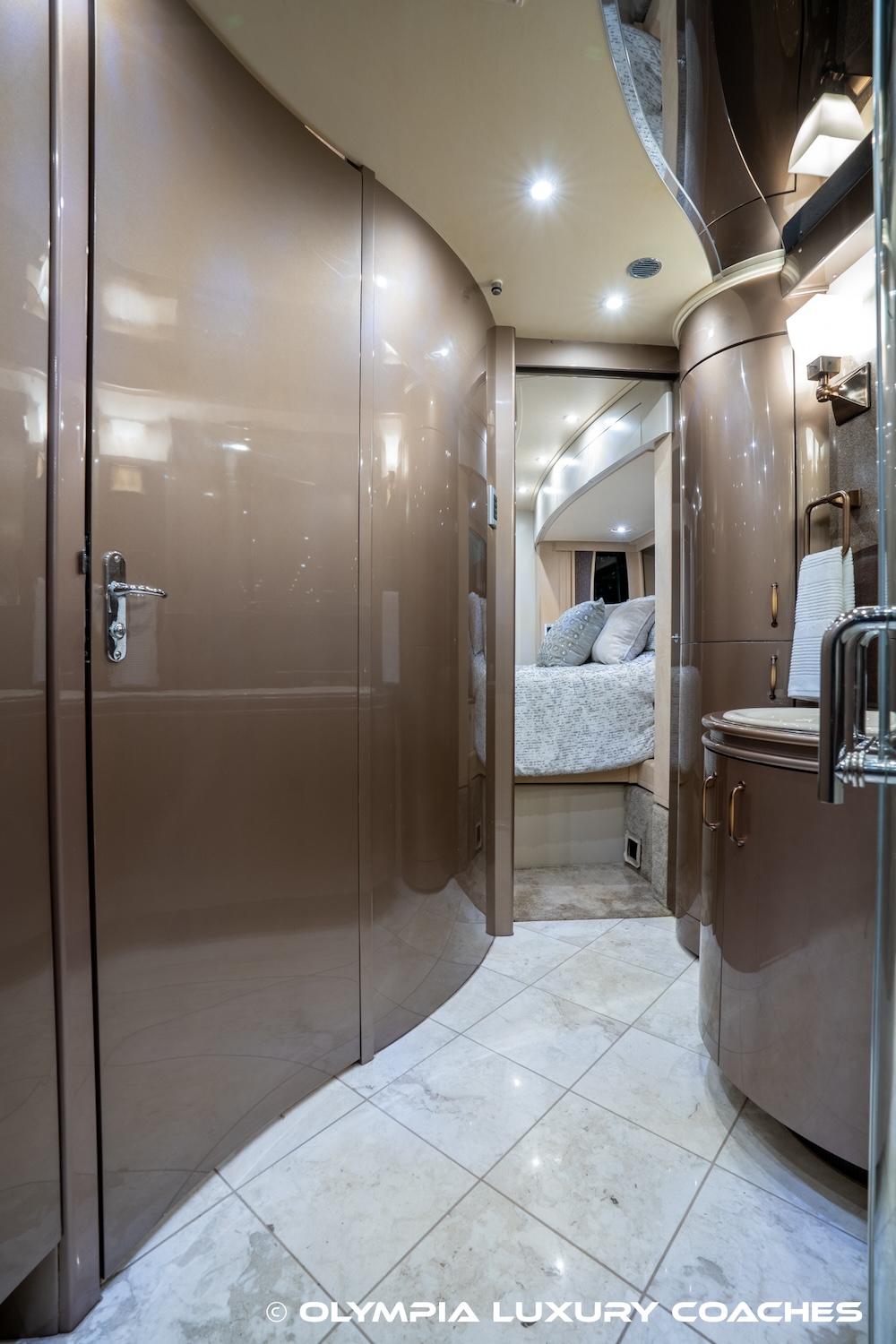 2006 Prevost Legendary XLII For Sale