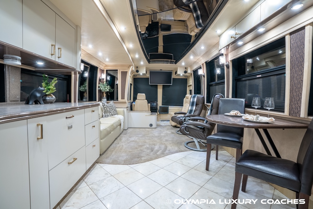 2006 Prevost Legendary XLII For Sale