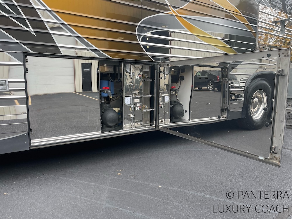 2006 Prevost Legendary XLII For Sale