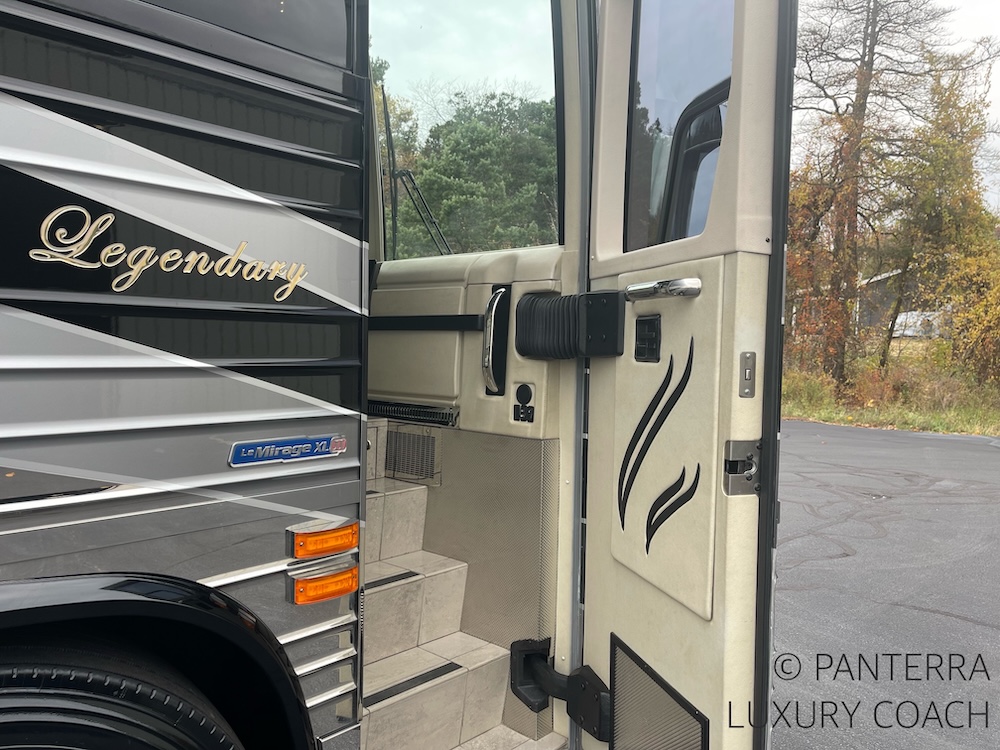 2006 Prevost Legendary XLII For Sale