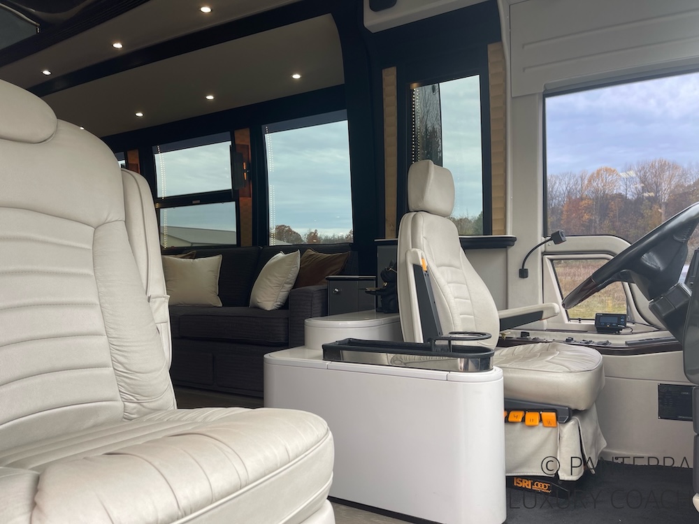 2006 Prevost Legendary XLII For Sale