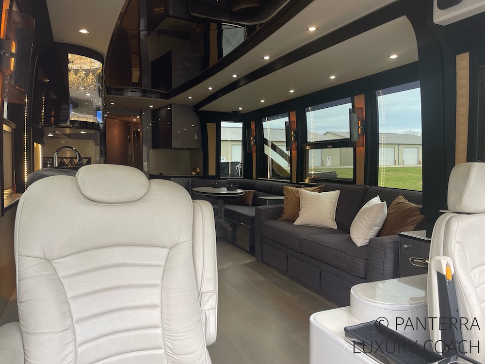 2006 Prevost Legendary XLII For Sale