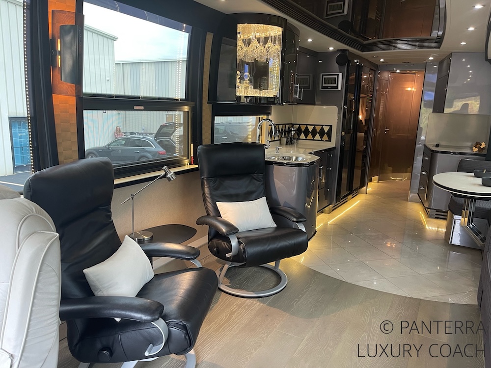 2006 Prevost Legendary XLII For Sale