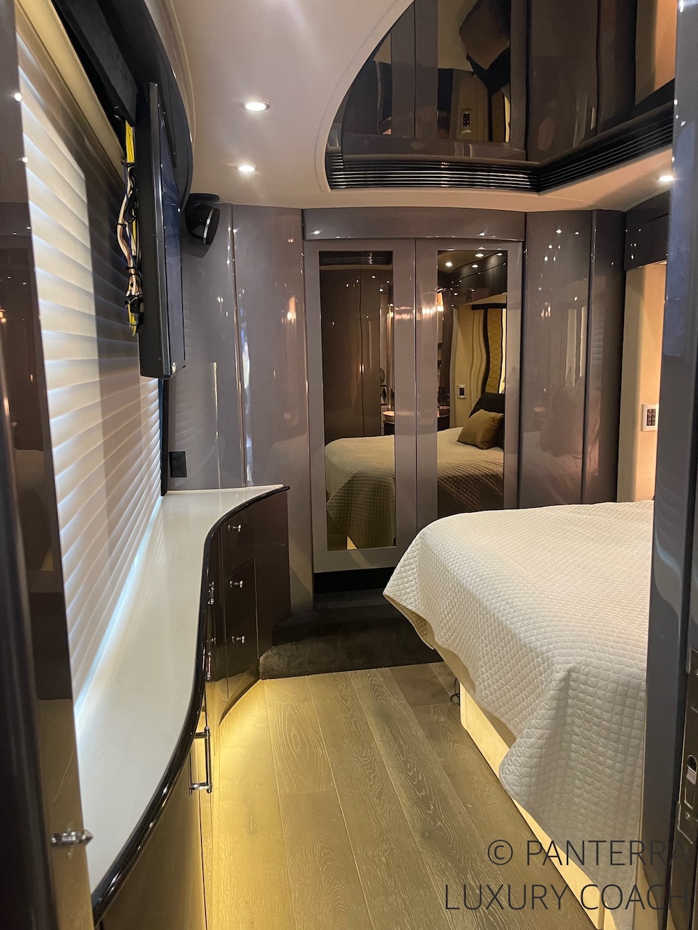 2006 Prevost Legendary XLII For Sale