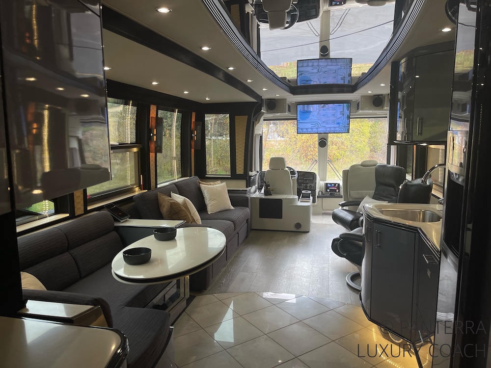 2006 Prevost Legendary XLII For Sale