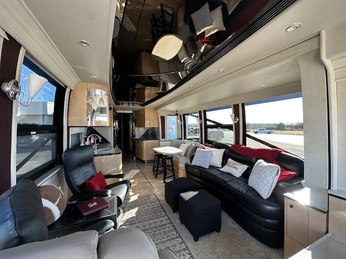 2006 Prevost Legendary XLII For Sale
