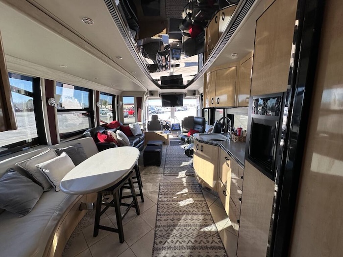 2006 Prevost Legendary XLII For Sale