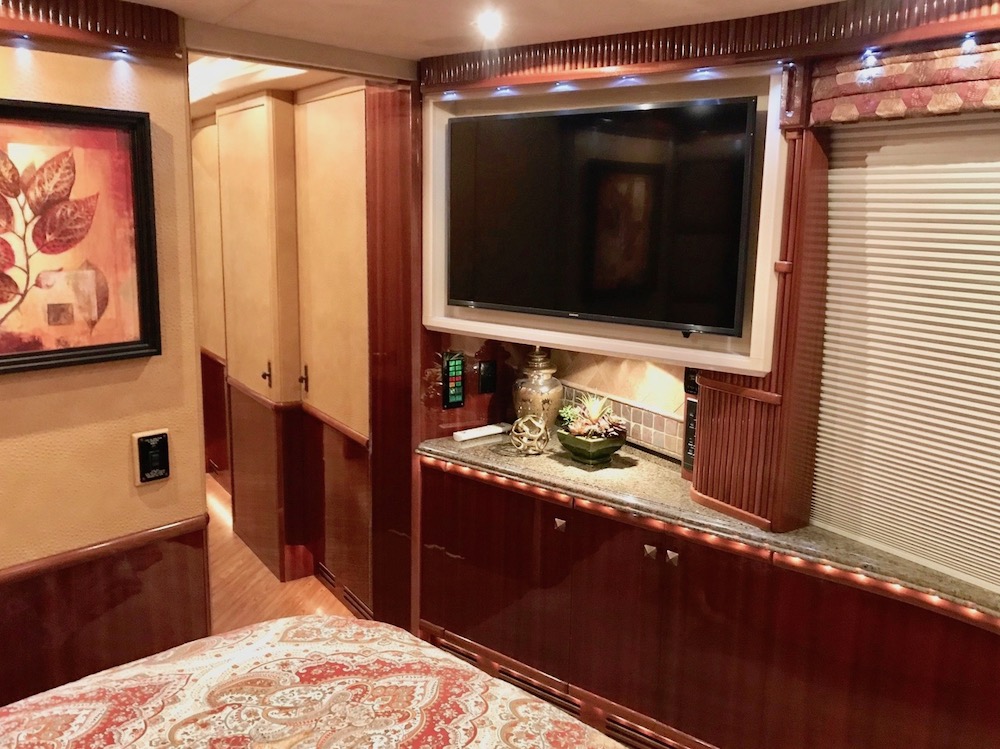 2006 Prevost Liberty H3-45 For Sale