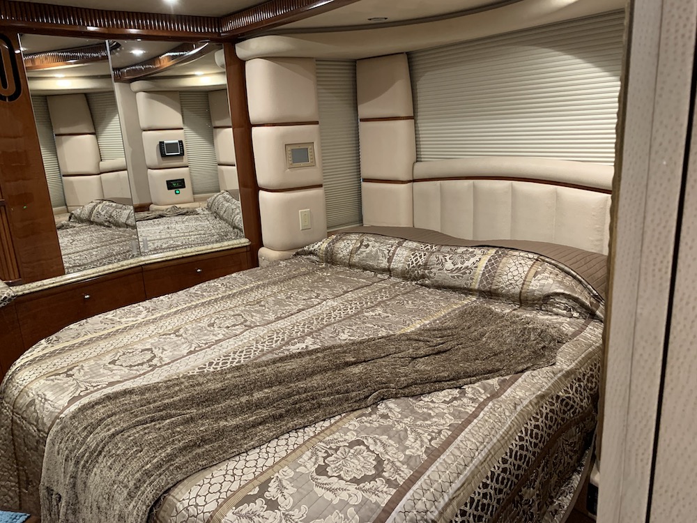 2006 Prevost Liberty H3-45 For Sale