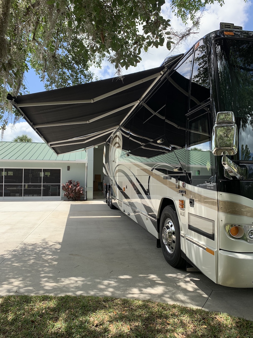 2006 Prevost Liberty H3-45 For Sale