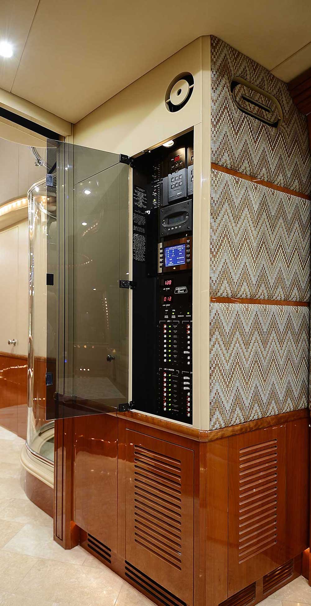 2006 Prevost Liberty H3-45 For Sale