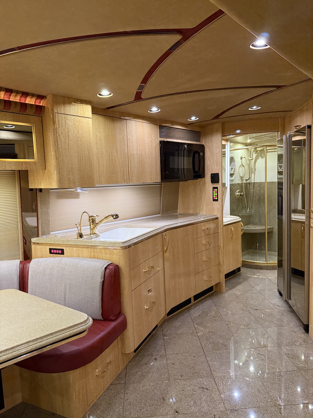 2006 Prevost Marathon H3-45 For Sale