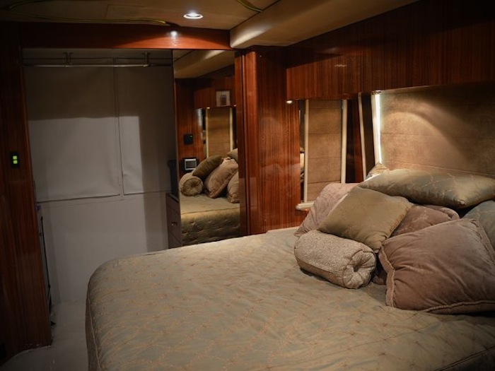 2006 Prevost Marathon H3-45 For Sale