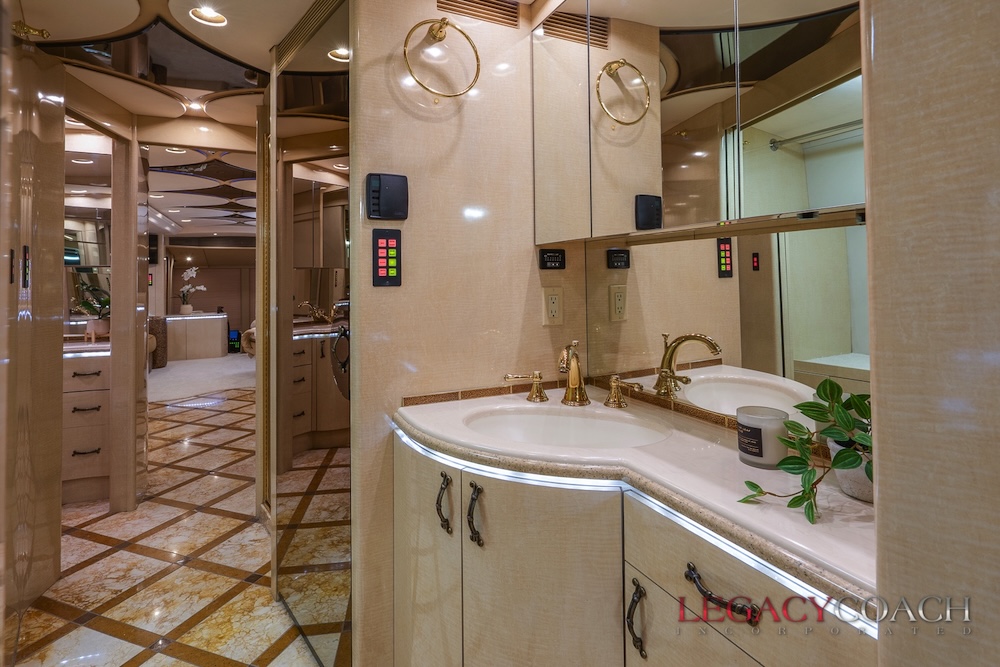 2006 Prevost Marathon H3-45 For Sale