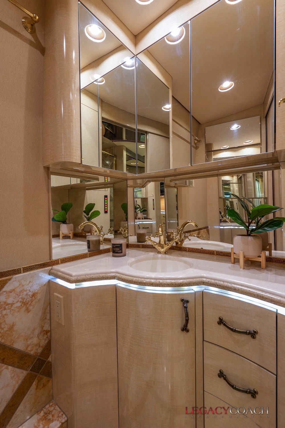 2006 Prevost Marathon H3-45 For Sale