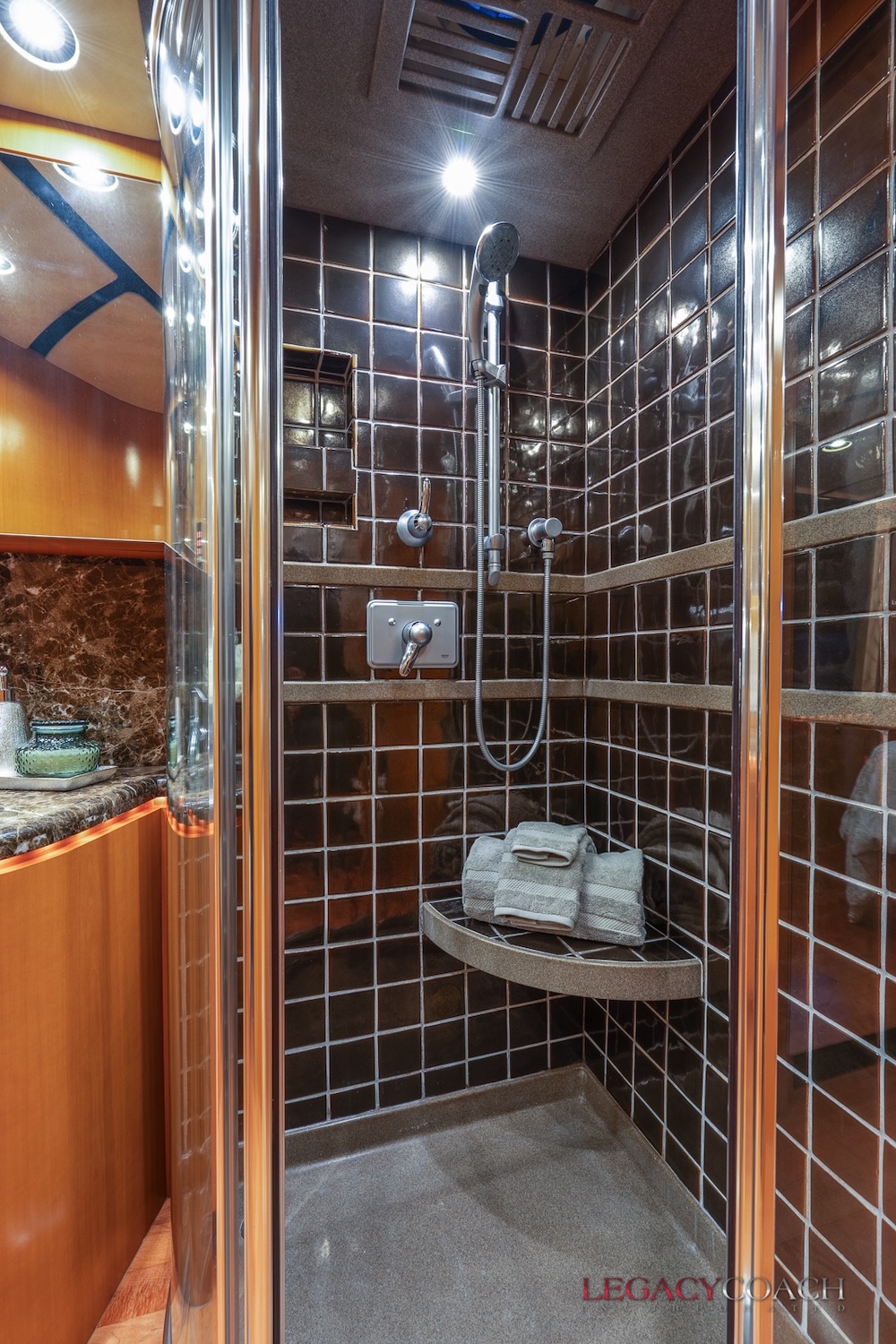 2006 Prevost Marathon H3-45 For Sale