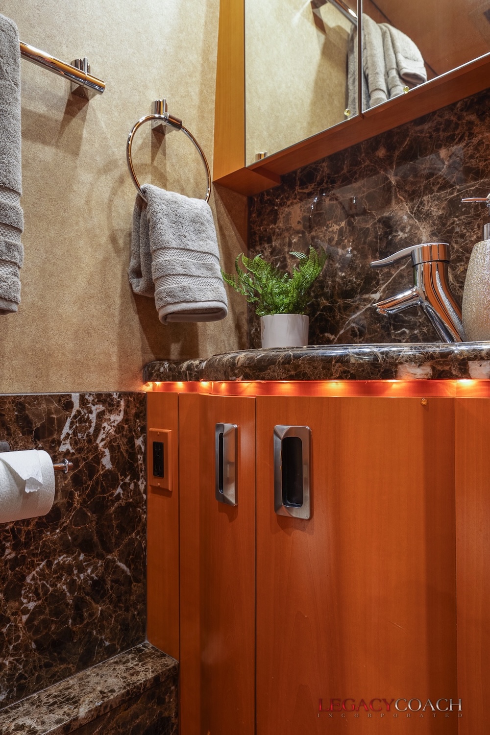 2006 Prevost Marathon H3-45 For Sale