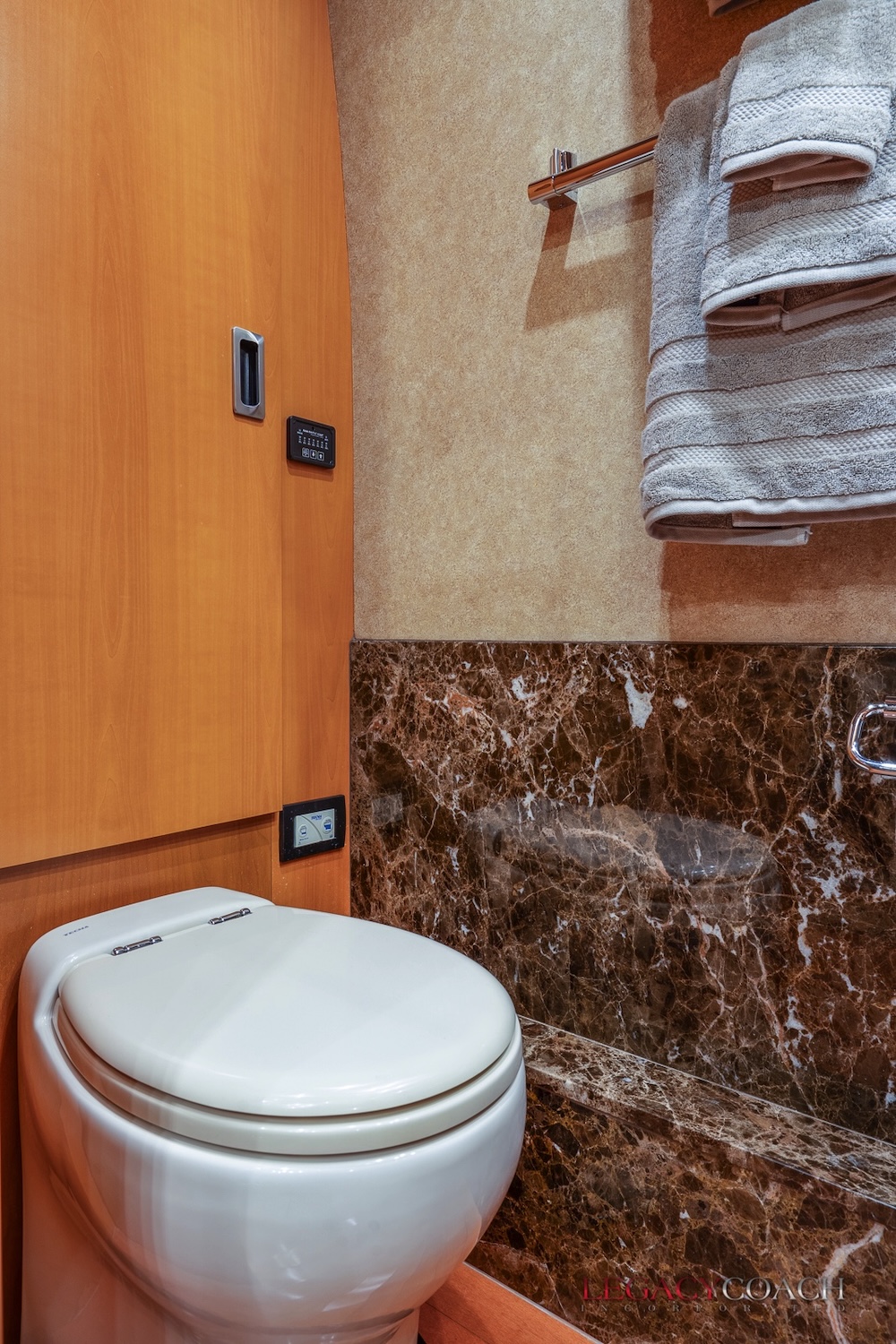 2006 Prevost Marathon H3-45 For Sale