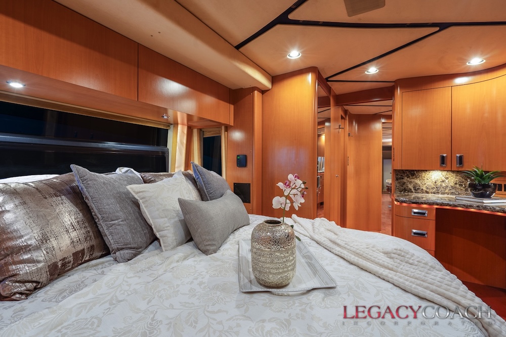 2006 Prevost Marathon H3-45 For Sale