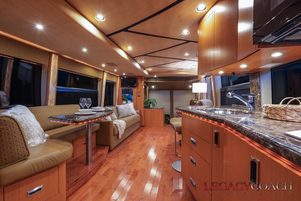 2006 Prevost Marathon H3-45 For Sale