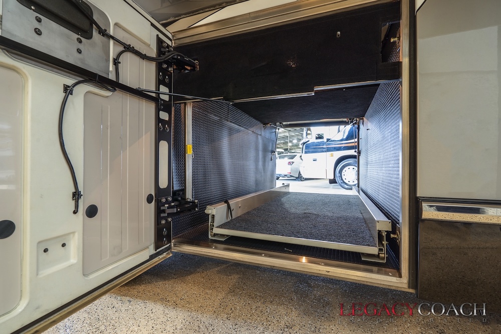 2006 Prevost Marathon H3-45 For Sale