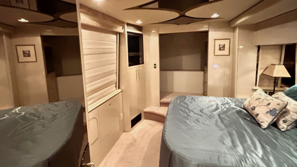 2006 Prevost Marathon XLII For Sale