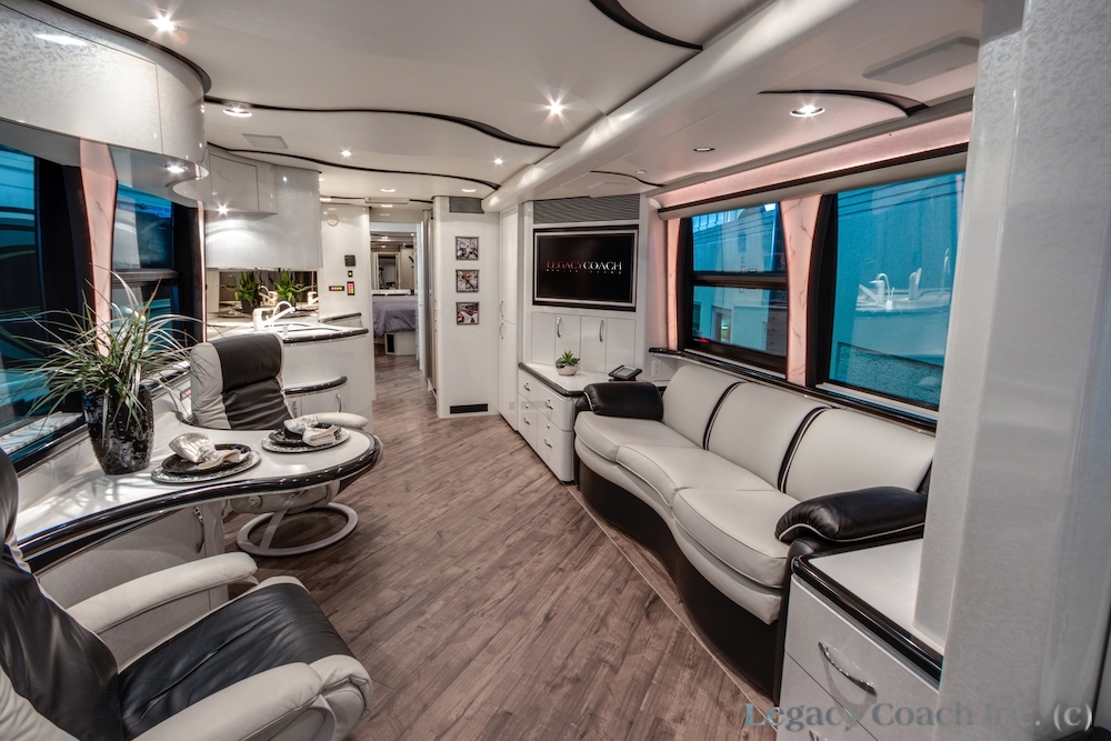 2006 Prevost Marathon XLII For Sale