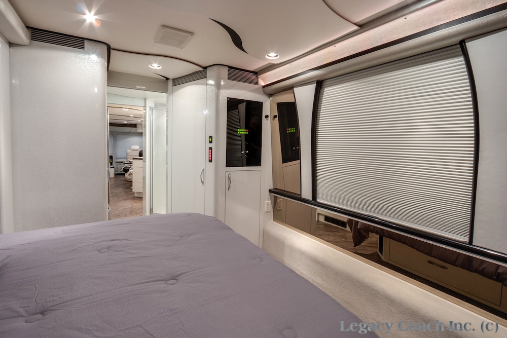 2006 Prevost Marathon XLII For Sale