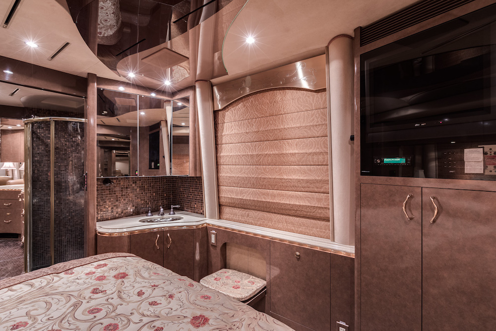 2006 Prevost Marathon XLII For Sale