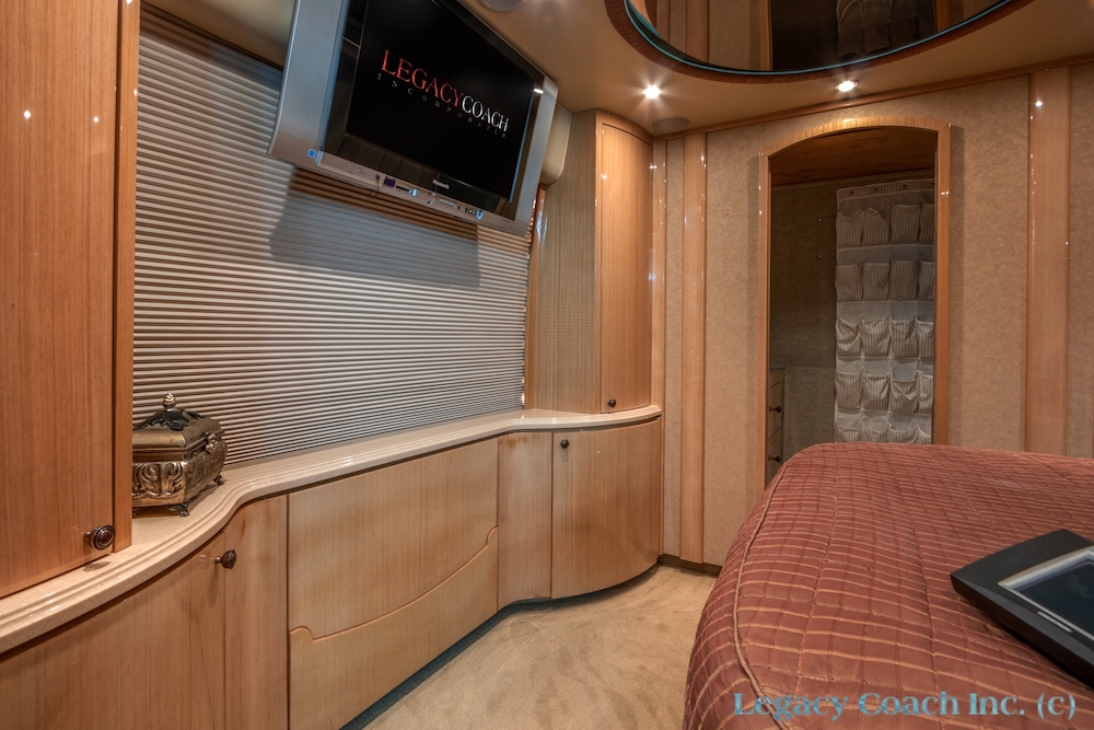 2006 Prevost Millennium H3-45 For Sale