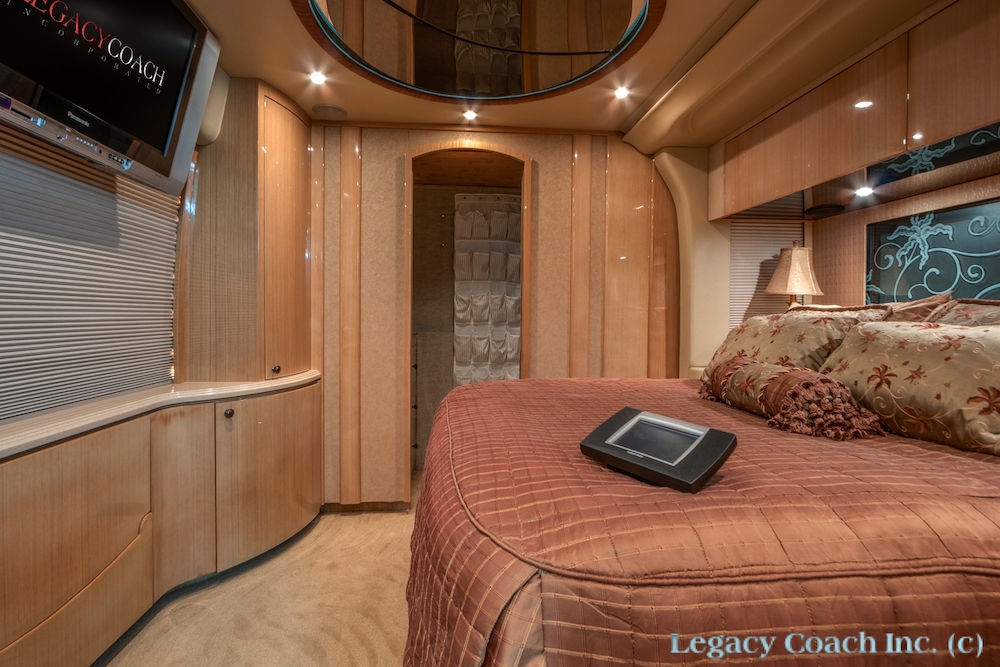 2006 Prevost Millennium H3-45 For Sale