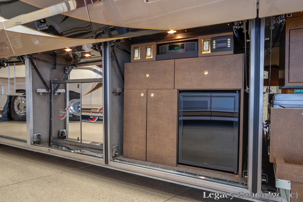 2006 Prevost Millennium H3-45 For Sale