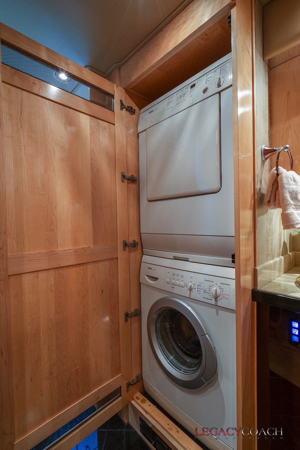 2006 Prevost Royale XLII For Sale