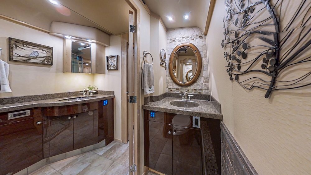 2006 Prevost Royale XLII For Sale