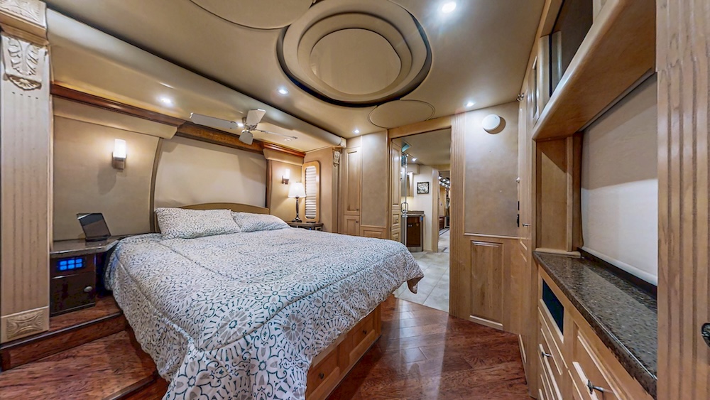 2006 Prevost Royale XLII For Sale