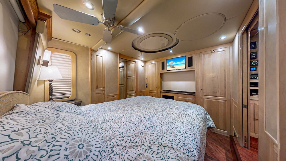 2006 Prevost Royale XLII For Sale