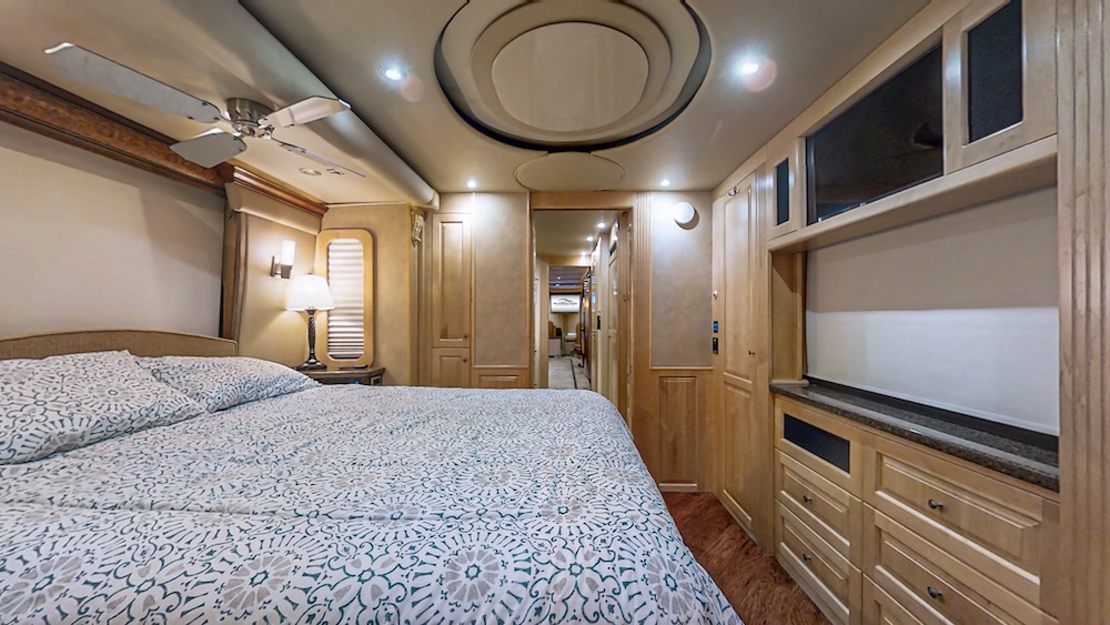 2006 Prevost Royale XLII For Sale