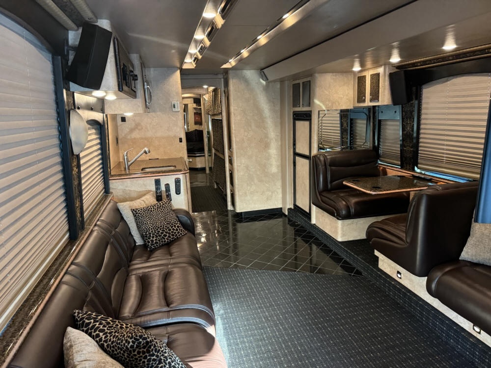 2006 Prevost XLII For Sale