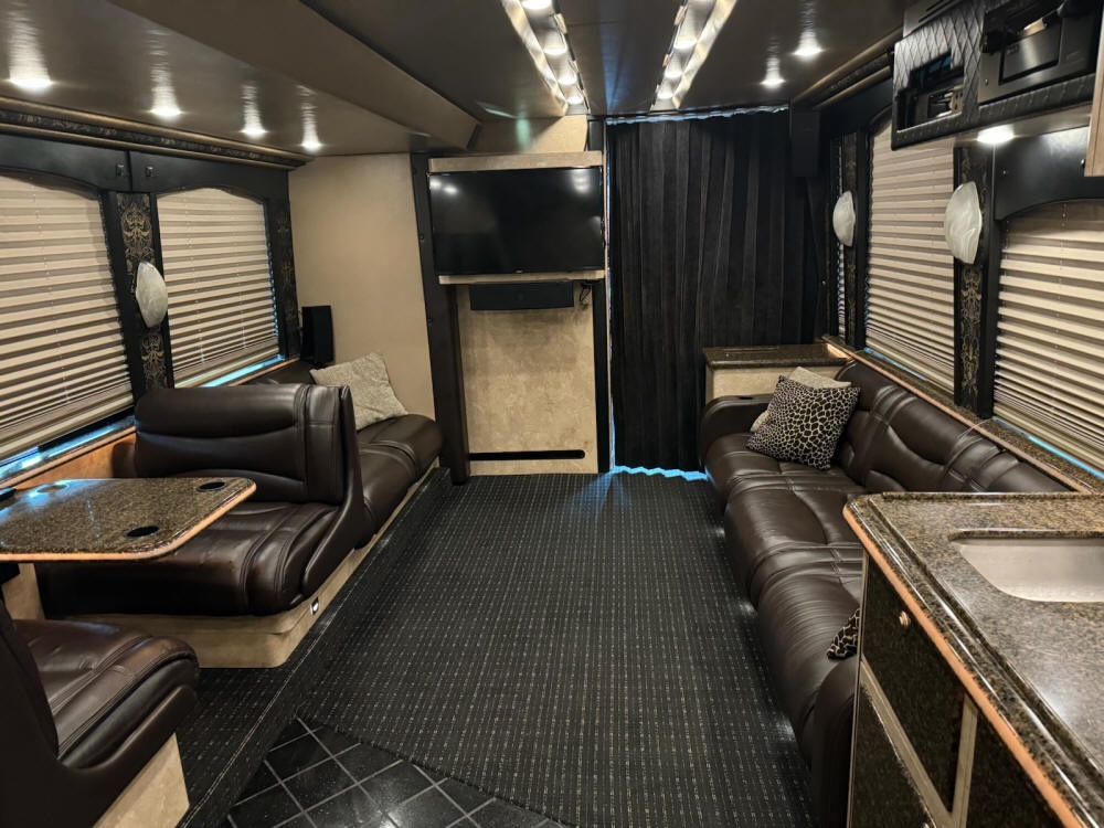 2006 Prevost XLII For Sale