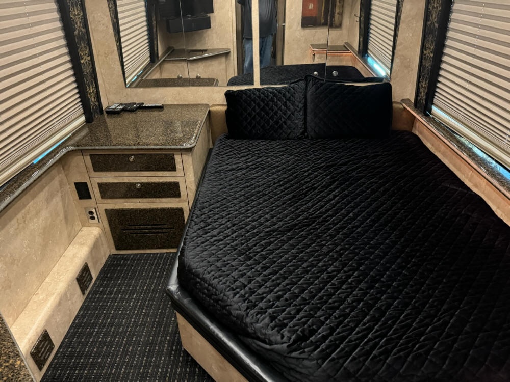 2006 Prevost XLII For Sale