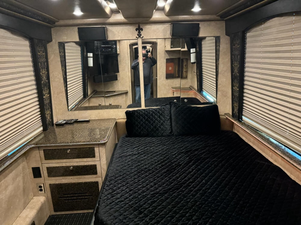 2006 Prevost XLII For Sale