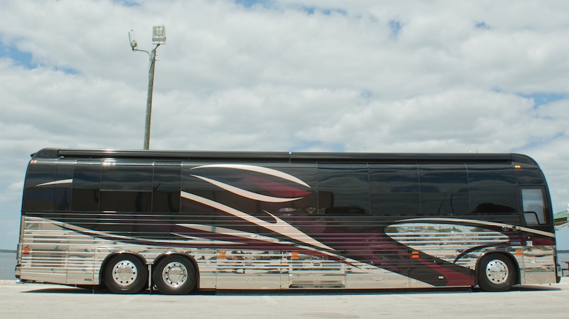 2007 Prevost Featherlite XLII