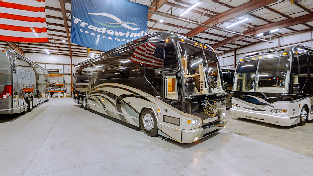 2007b Prevost Featherlite Amadas H3-45 For Sale