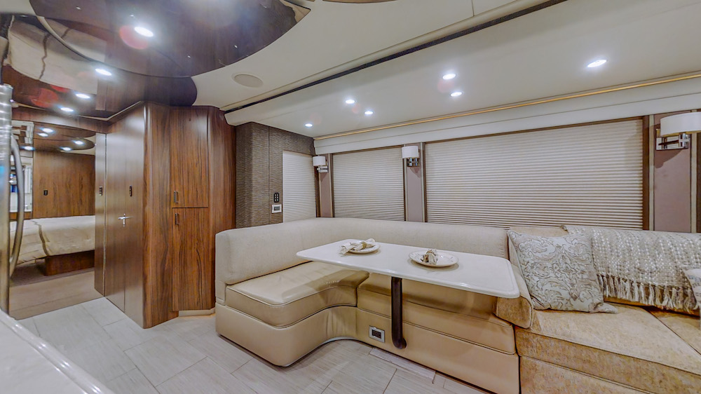 2007b Prevost Featherlite Amadas H3-45 For Sale