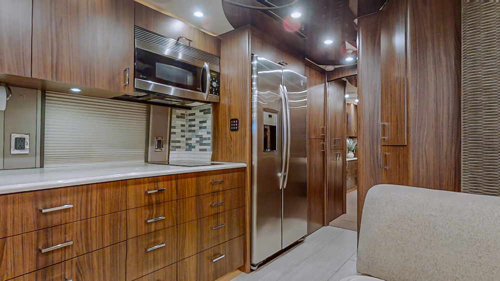 2007b Prevost Featherlite Amadas H3-45 For Sale